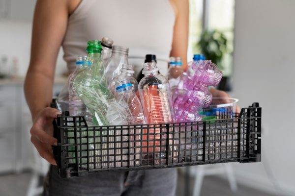 Utilitatea ambalajelor din plastic si reciclarea acestora de catre consumatorii finali
